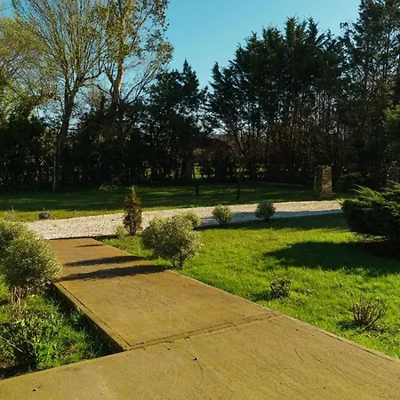 Maravillosa Casa Con Porche Y Jardin *
