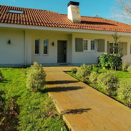 Maravillosa Casa Con Porche Y Jardin Вилла Галисано