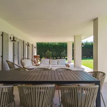 Вилла Maravillosa Casa Con Porche Y Jardin Галисано